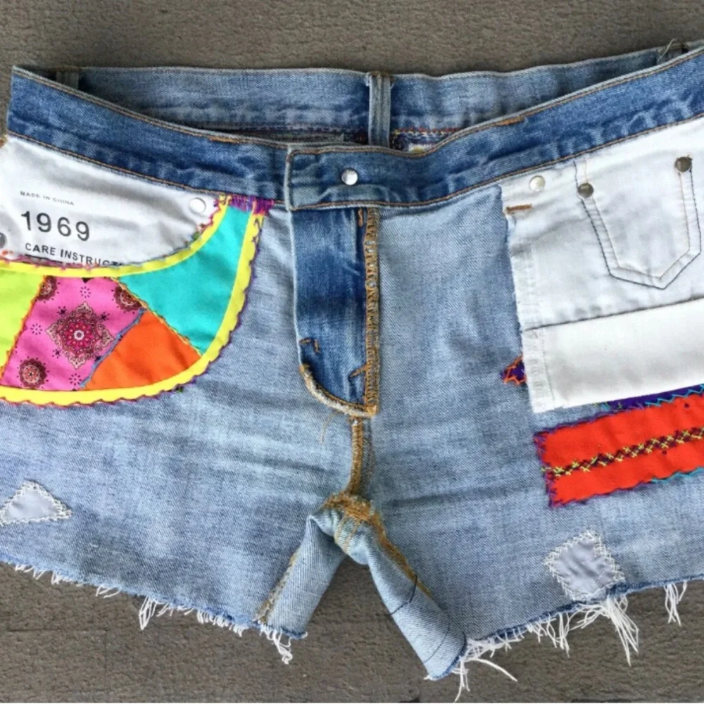 Reworked Upcycled denim shorts sashiko bro visible mending hand sewn 29” waist - Picture 9 of 9